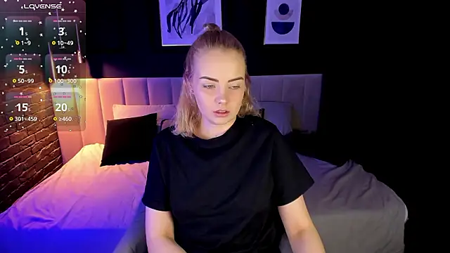 StephanieSweety online show from March 2026 05:48:02 PM