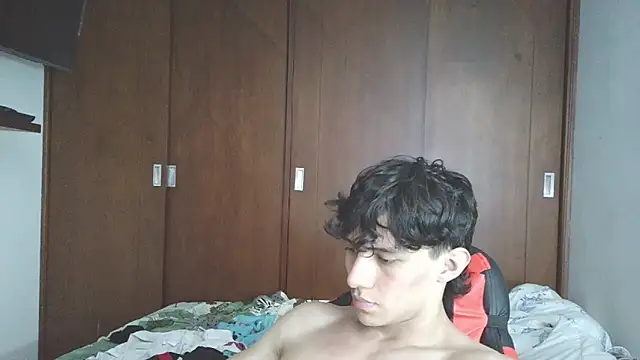 Snapshot of aresholland chatting on October 2025 08:09:02 PM aresholland online show from October 2025 08:09:02 PM