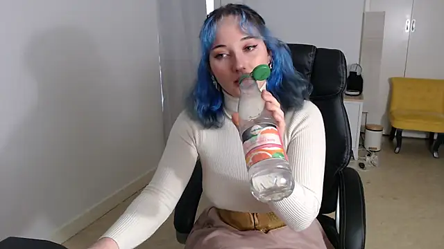 Snapshot of Crystal-dreamt chatting on November 2025 10:16:01 AM Crystal-dreamt online show from November 2025 10:16:01 AM