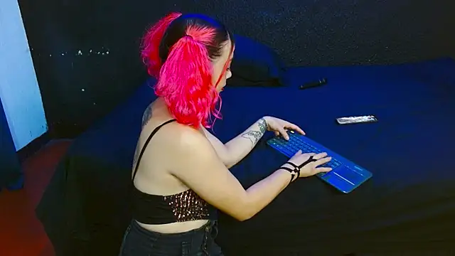 Snapshot of ASTRIDBULM chatting on November 2025 03:45:01 PM ASTRIDBULM online show from November 2025 03:45:01 PM