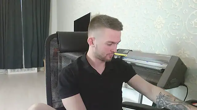 Snapshot of Marselle_Laker chatting on November 2025 01:44:01 PM Marselle Laker online show from November 2025 01:44:01 PM