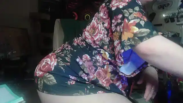 Snapshot of spunlikecottoncandy chatting on December 2025 09:54:01 PM spunlikecottoncandy online show from December 2025 09:54:01 PM