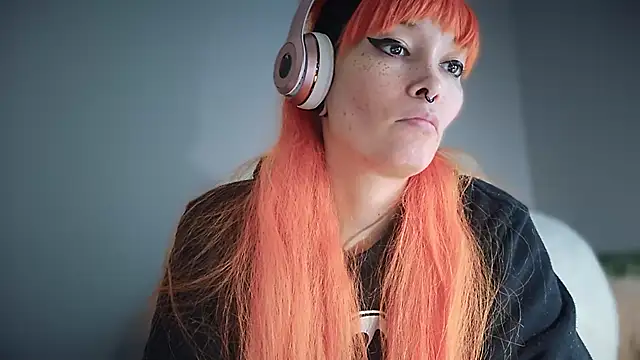 FRRANNKIE online show from October 2025 06:54:02 PM