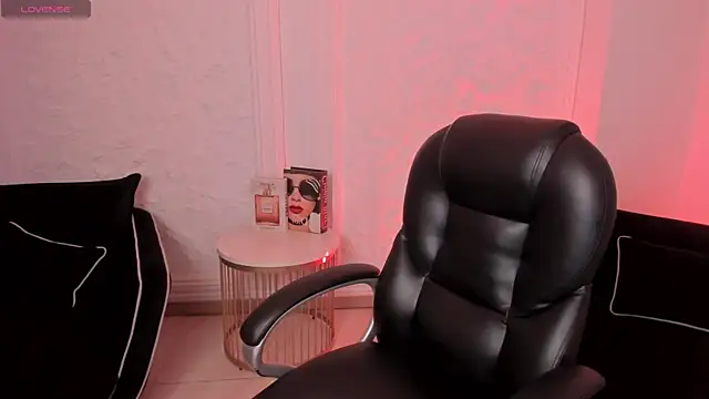 MileyCruz  online show from April 2026 07:45:01 PM