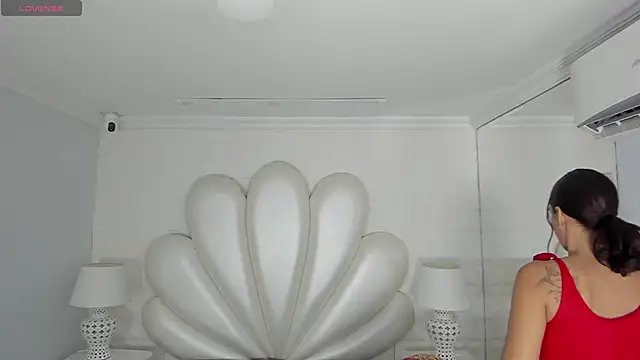 Snapshot of LucianaCarter chatting on January 2025 03:45:01 AM LucianaCarter online show from January 2025 03:45:01 AM