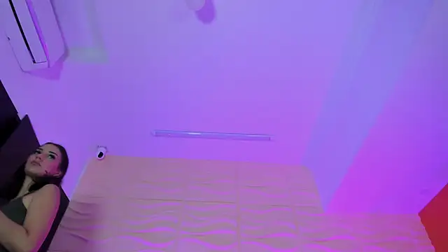 Snapshot of LucianaCarter chatting on February 2025 03:50:01 AM LucianaCarter online show from February 2025 03:50:01 AM