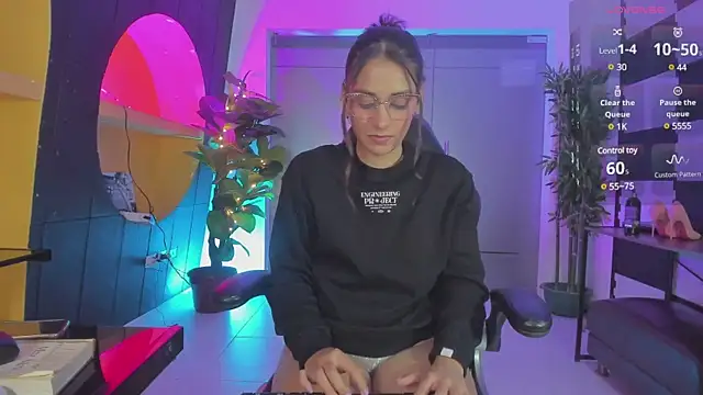 Snapshot of LucianaCarter chatting on March 2025 08:09:01 AM LucianaCarter online show from March 2025 08:09:01 AM