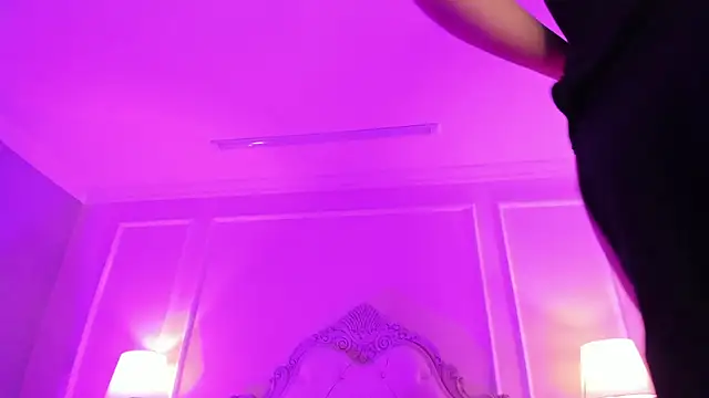 Snapshot of LucianaCarter chatting on October 2025 03:40:01 AM LucianaCarter online show from October 2025 03:40:01 AM