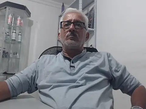 cenizo10124 online show from October 2025 02:23:02 AM