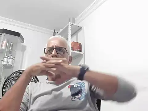 cenizo10124 online show from December 2025 08:59:01 PM