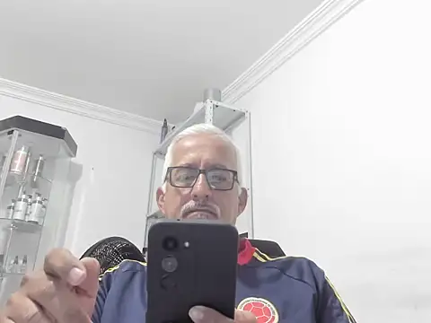 cenizo10124 online show from December 2025 11:12:01 PM