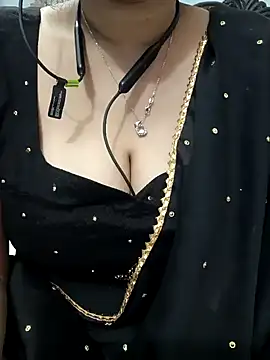 Sexybomb33 online show from January 2025 08:04:01 PM