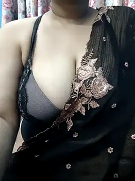 Sexybomb33 online show from February 2025 07:59:02 PM