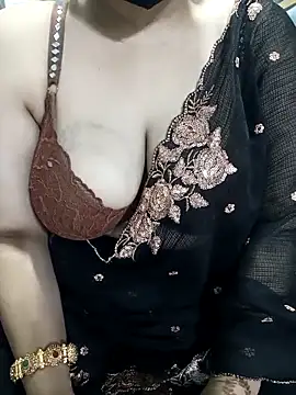 Sexybomb33 online show from February 2025 06:29:02 PM