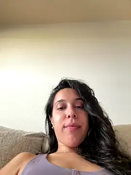 Natur4lBeautyb33 online show from October 2025 05:04:02 PM