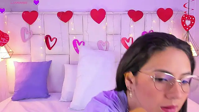 Snapshot of SarahSophia_ chatting on February 2025 11:33:01 AM SarahSophia online show from February 2025 11:33:01 AM