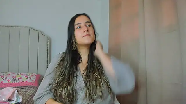 Hanna86 online show from December 2025 03:54:01 PM