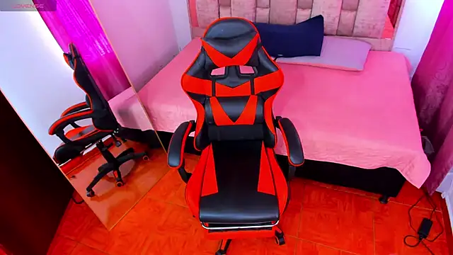 Snapshot of Rick_n_Summer chatting on November 2025 12:42:02 PM Rick n Summer online show from November 2025 12:42:02 PM