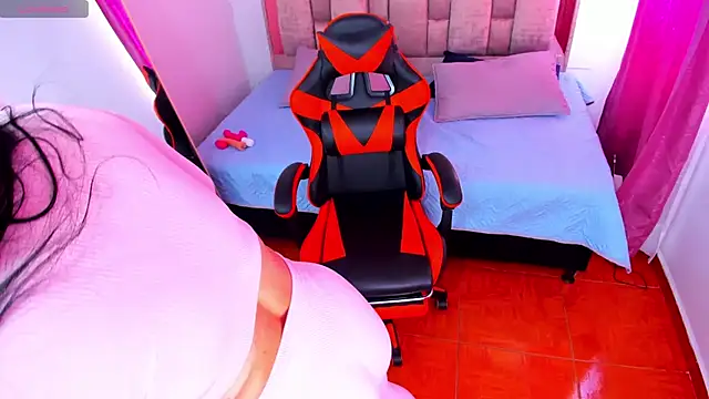 Snapshot of Rick_n_Summer chatting on December 2025 03:50:01 PM Rick n Summer online show from December 2025 03:50:01 PM