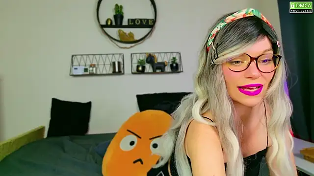 Snapshot of Kittychatte chatting on December 2024 08:22:01 PM Kittychatte online show from December 2024 08:22:01 PM