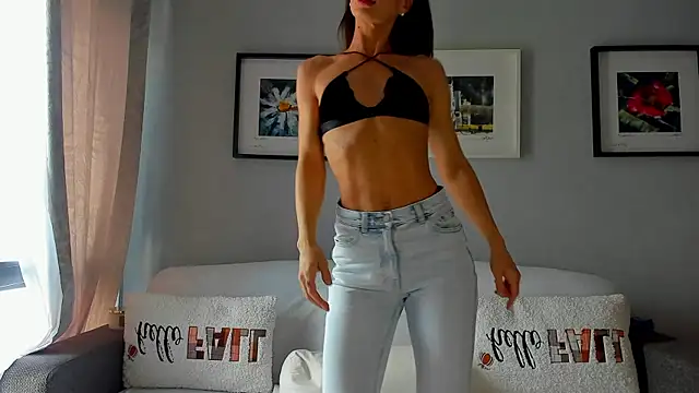 bellahot77 online show from September 2025 09:00:01 AM