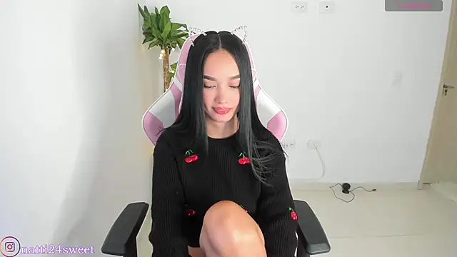 sharlotte 23 online show from April 2026 02:06:01 AM