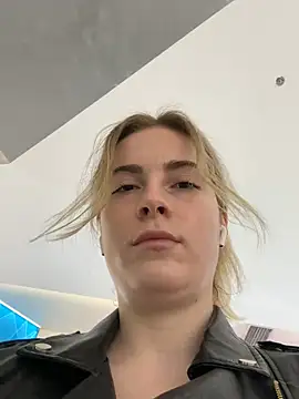 Snapshot of KissMissAngela chatting on March 2025 12:35:02 PM KissMissAngela online show from March 2025 12:35:02 PM