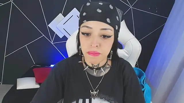 Snapshot of farichell chatting on October 2025 07:35:02 PM farichell online show from October 2025 07:35:02 PM