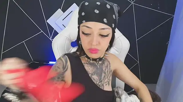 Snapshot of farichell chatting on October 2025 08:40:02 PM farichell online show from October 2025 08:40:02 PM