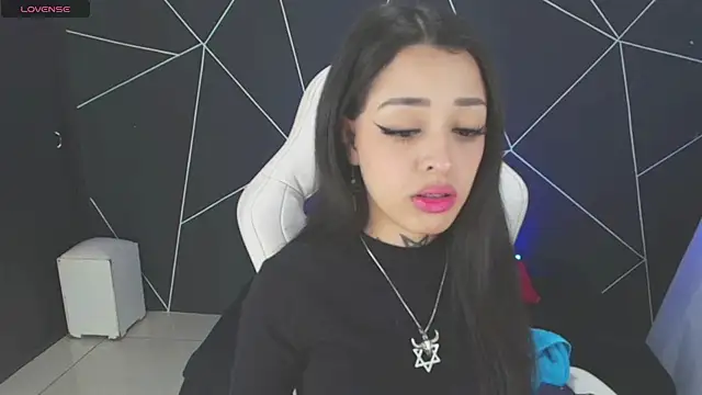 Snapshot of farichell chatting on November 2025 09:03:01 PM farichell online show from November 2025 09:03:01 PM