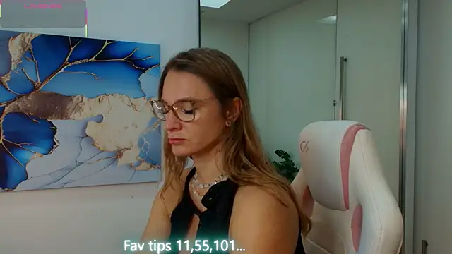 Milf Tea online show from June 2026 09:41:01 AM