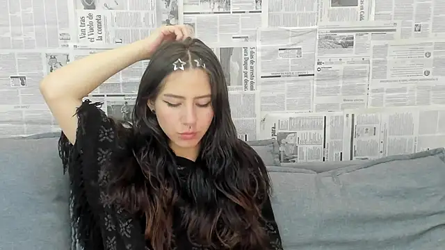 Mhelanny2 online show from December 2024 04:48:02 PM