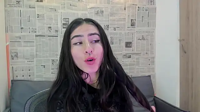 Mhelanny2 online show from December 2024 10:43:01 AM