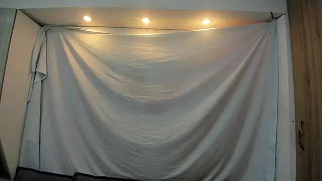 Mhelanny2 online show from February 2026 07:15:01 PM