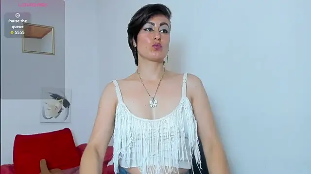 Snapshot of yasmin_goldenst chatting on November 2025 10:48:02 AM yasmin goldenst online show from November 2025 10:48:02 AM