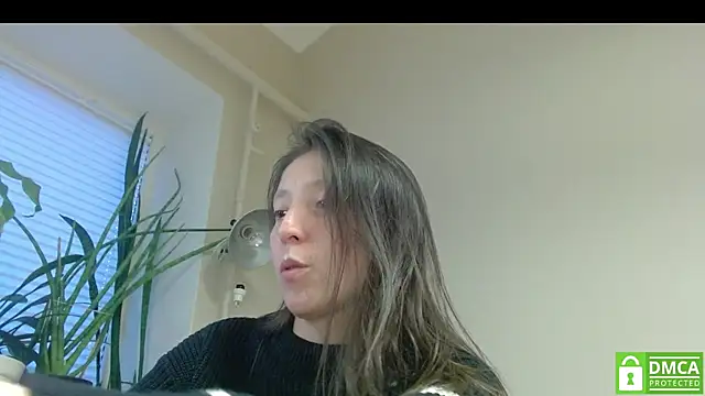 Snapshot of Sophi_Cute chatting on November 2025 02:06:02 PM Sophi Cute online show from November 2025 02:06:02 PM