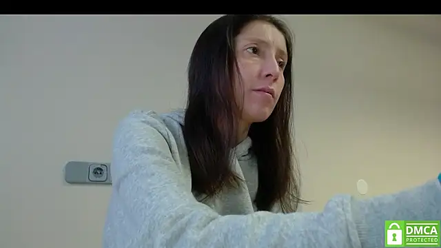 Snapshot of Sophi_Cute chatting on November 2025 09:59:02 AM Sophi Cute online show from November 2025 09:59:02 AM