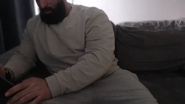 hugemachohandsome online show from December 2025 11:52:02 AM