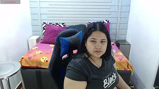 evelin zaens online show from February 2025 03:52:01 AM