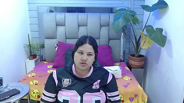 evelin zaens online show from April 2026 04:29:01 AM