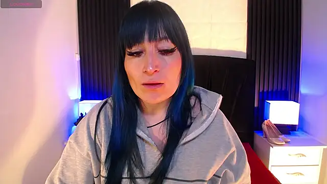 alicia moom online show from December 2025 07:21:01 PM