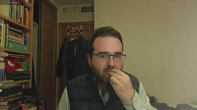 curiosillo83 online show from March 2025 05:18:02 PM