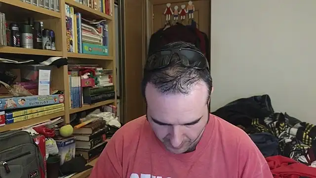 curiosillo83 online show from April 2026 05:06:01 PM