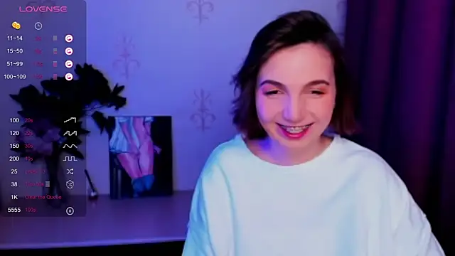 Snapshot of KindHazelHere_ chatting on October 2025 11:22:01 AM KindHazelHere online show from October 2025 11:22:01 AM