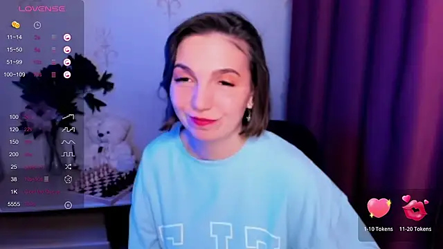 Snapshot of KindHazelHere_ chatting on November 2025 09:03:01 PM KindHazelHere online show from November 2025 09:03:01 PM