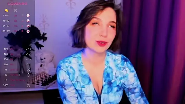 Snapshot of KindHazelHere_ chatting on November 2025 11:10:01 AM KindHazelHere online show from November 2025 11:10:01 AM