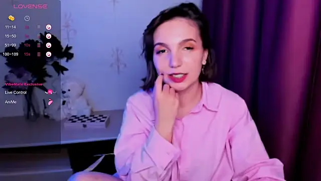 Snapshot of KindHazelHere_ chatting on November 2025 12:20:01 AM KindHazelHere online show from November 2025 12:20:01 AM