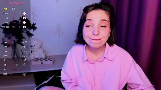 Snapshot of KindHazelHere_ chatting on November 2025 06:12:01 AM KindHazelHere online show from November 2025 06:12:01 AM