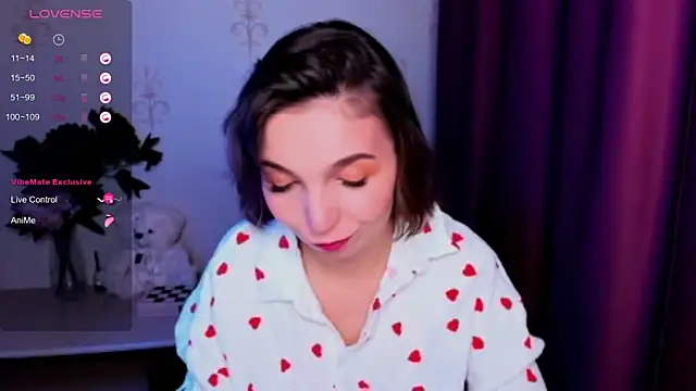 Snapshot of KindHazelHere_ chatting on November 2025 10:07:02 PM KindHazelHere online show from November 2025 10:07:02 PM