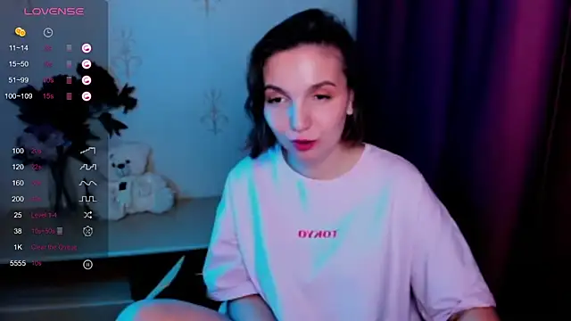 Snapshot of KindHazelHere_ chatting on November 2025 10:10:01 PM KindHazelHere online show from November 2025 10:10:01 PM